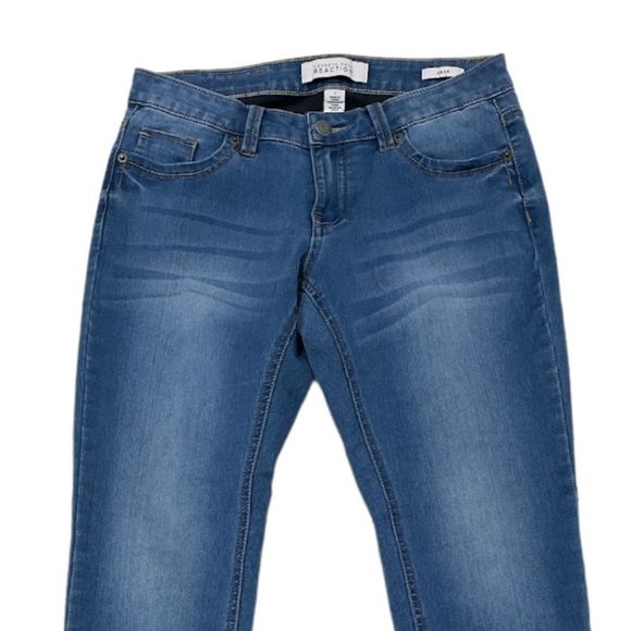 Kenneth cole reaction crop jeans size 2 - Picture 2 of 12